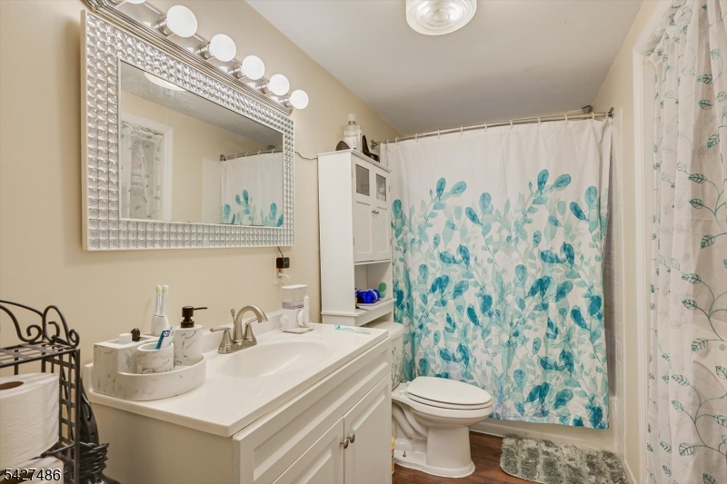 128 S Broadway Property Photo 17
