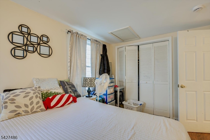 128 S Broadway Property Photo 18