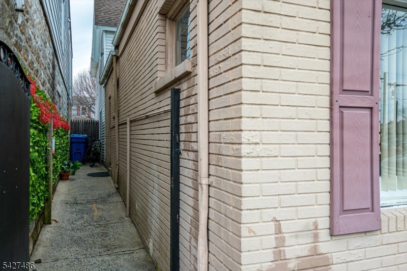 128 S Broadway Property Photo 24
