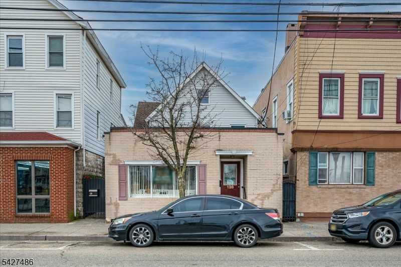 128 S Broadway Property Photo 27