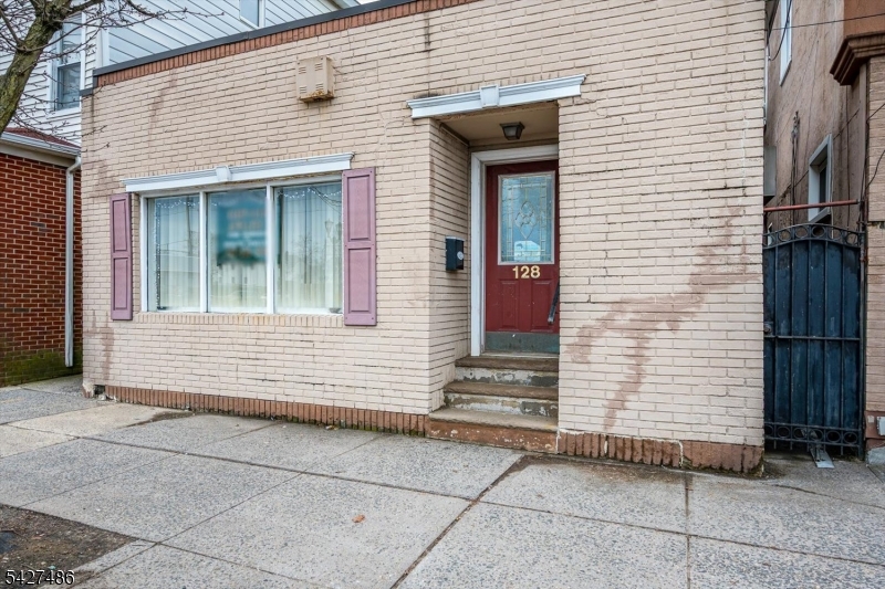 128 S Broadway Property Photo 29