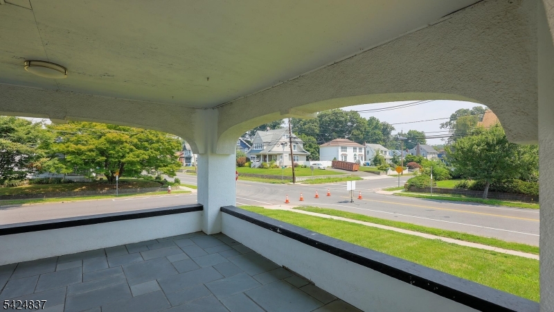 260 S Washington Ave Property Photo 5