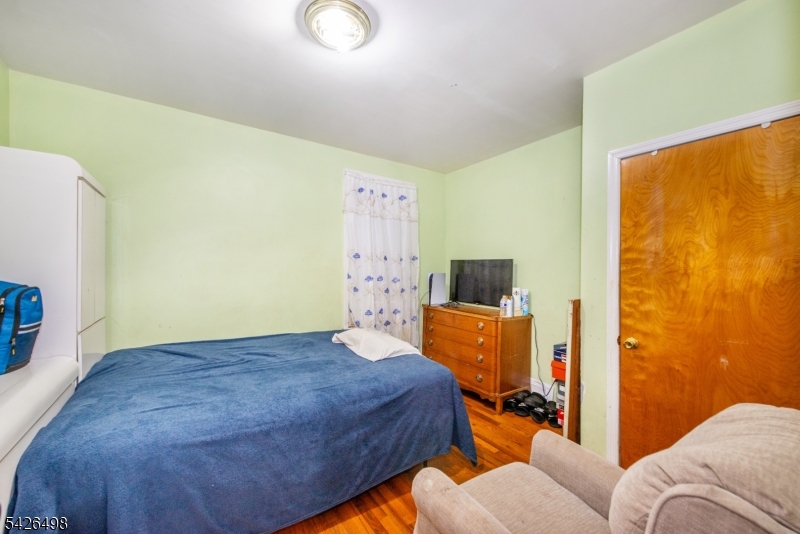232 2nd St Property Photo 12