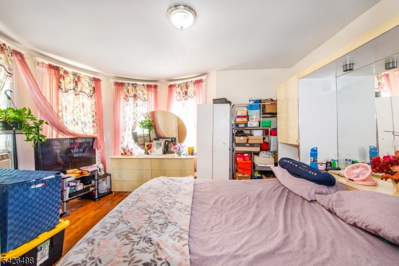232 2nd St Property Photo 14