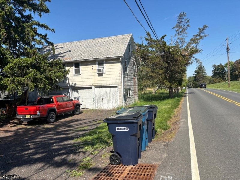 184 Stanton Rd Property Photo 2