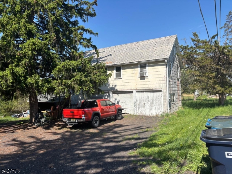 184 Stanton Rd Property Photo 5