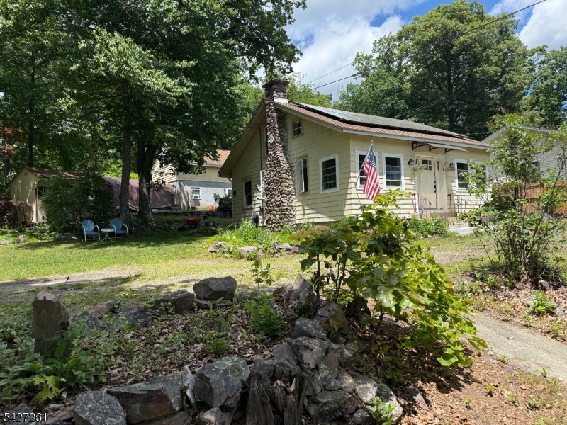 29 Lakeside Rd Property Photo 1