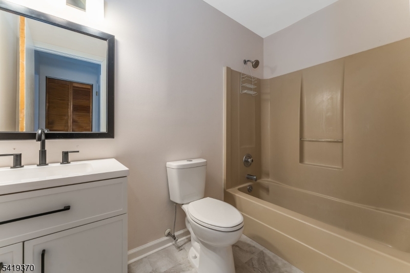 10 Glenn Ave Property Photo 8
