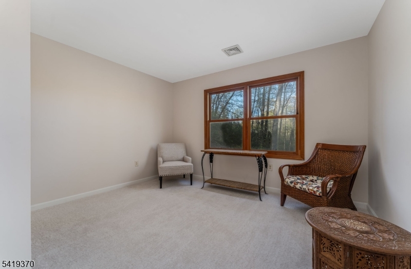 10 Glenn Ave Property Photo 12