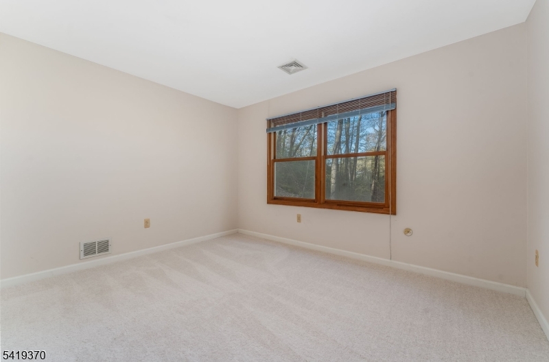 10 Glenn Ave Property Photo 23