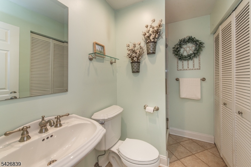 262 Main St 103 Property Photo 14