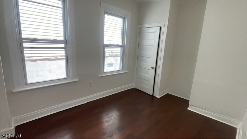 120 S 7th St 1 Property Photo 4