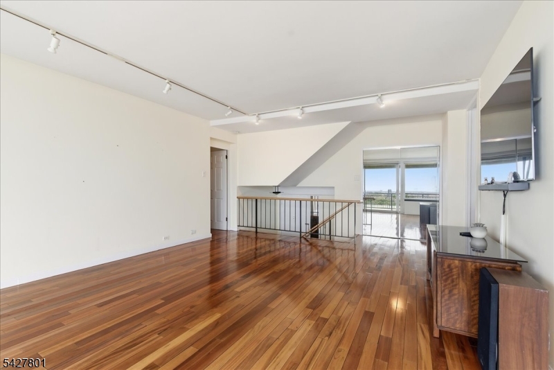 2 Horizon Road Property Photo 3