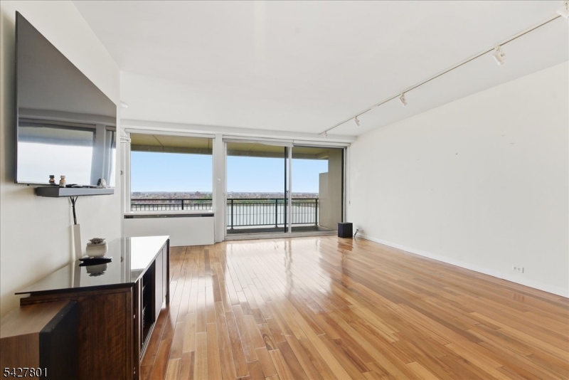 2 Horizon Road Property Photo 6