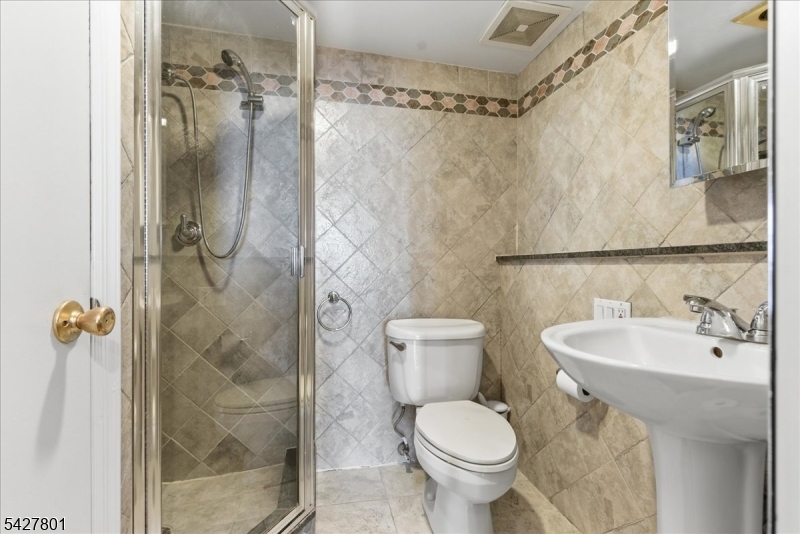 2 Horizon Road Property Photo 15