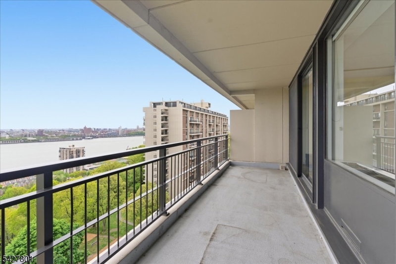 2 Horizon Road Property Photo 22