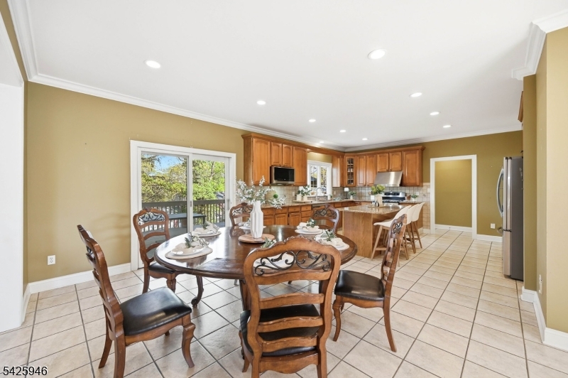 56 Burnet Hill Rd Property Photo 8