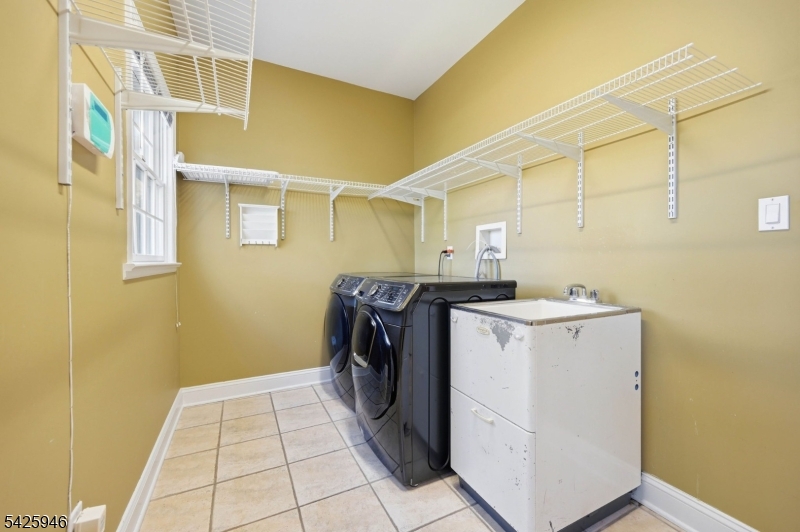 56 Burnet Hill Rd Property Photo 13