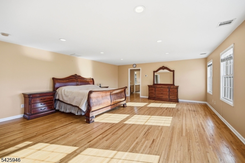 56 Burnet Hill Rd Property Photo 18