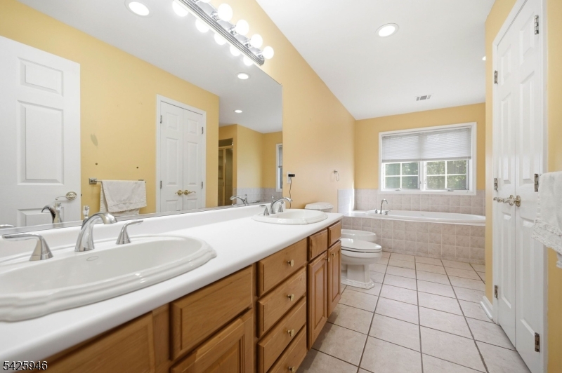56 Burnet Hill Rd Property Photo 21