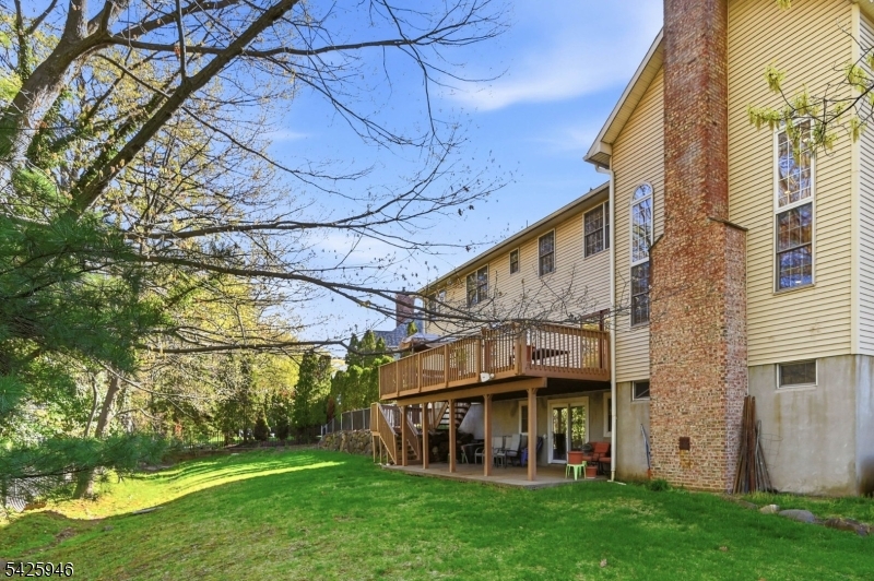 56 Burnet Hill Rd Property Photo 33