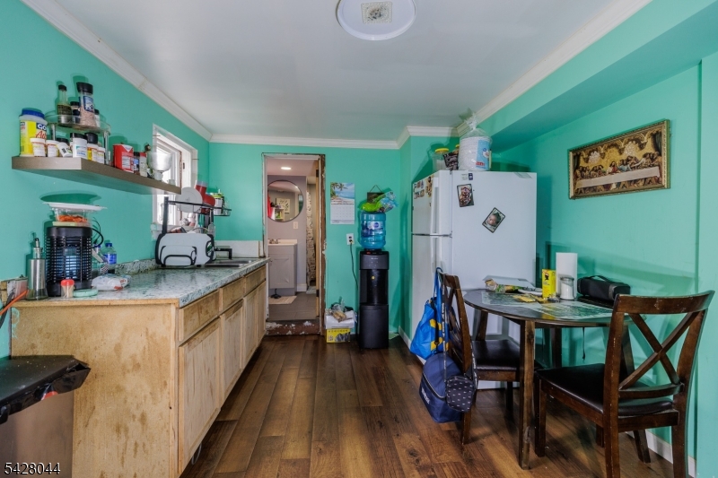 627 Van Buren Ave Property Photo 32