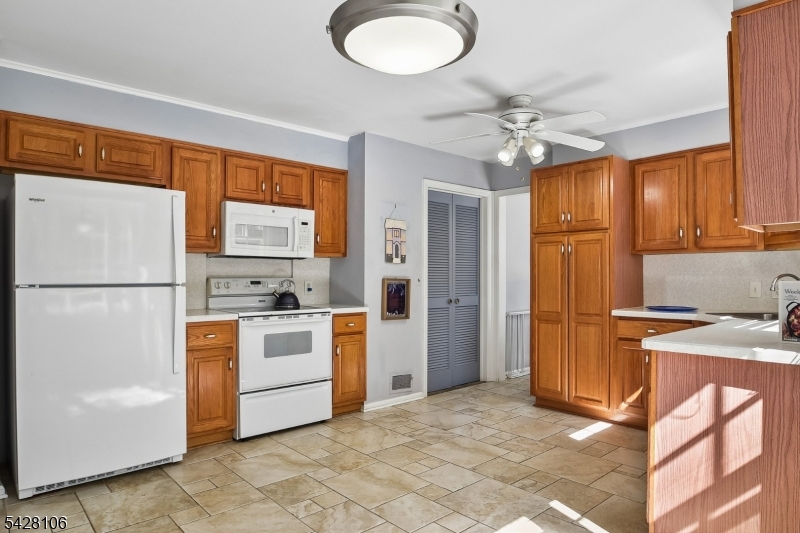 68 Center Ave Property Photo 14