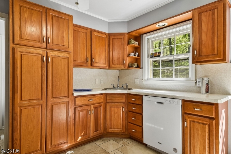 68 Center Ave Property Photo 15