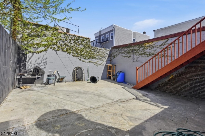 234 Harrison Ave Property Photo 23