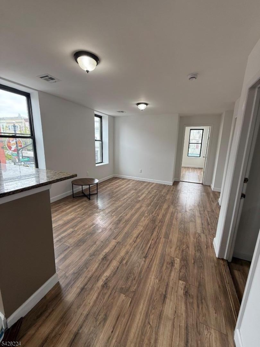 182 Ferry St 2f Property Photo 1
