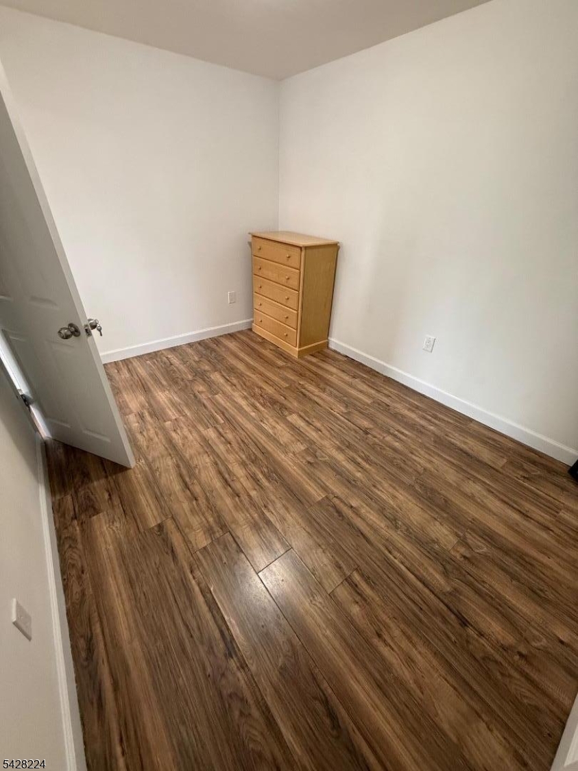 182 Ferry St 2f Property Photo 8