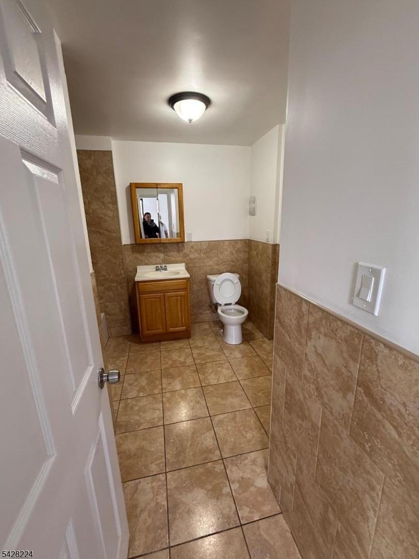 182 Ferry St 2f Property Photo 10