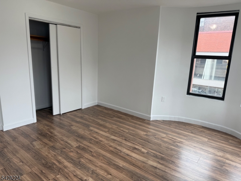 182 Ferry St 2f Property Photo 13
