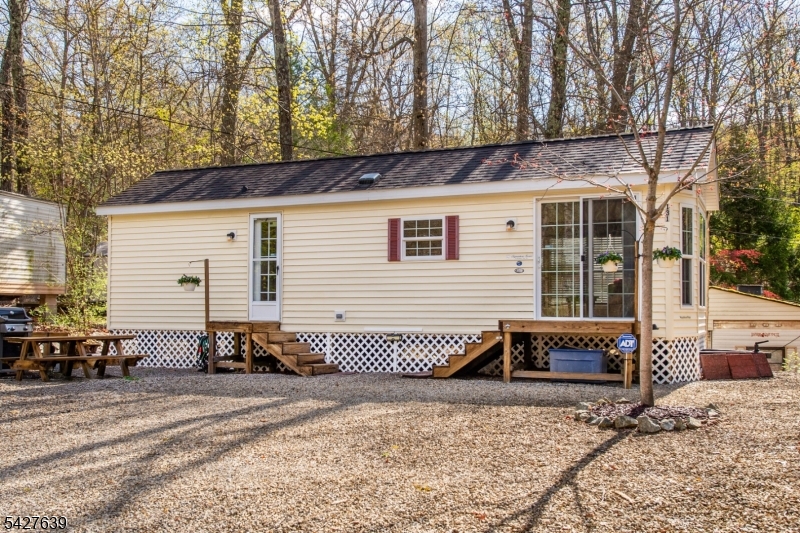 131 Sycamore Village Property Photo 3