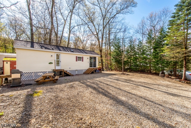 131 Sycamore Village Property Photo 4