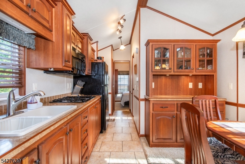 131 Sycamore Village Property Photo 12