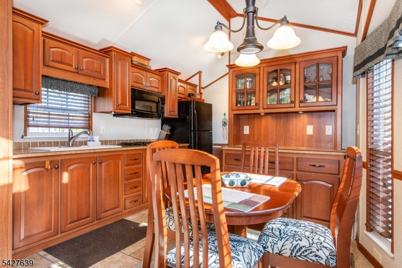 131 Sycamore Village Property Photo 14