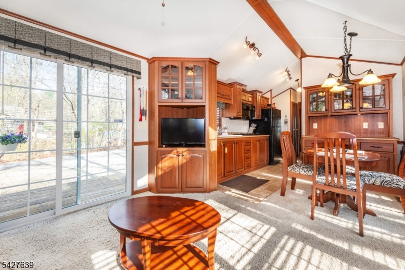 131 Sycamore Village Property Photo 20