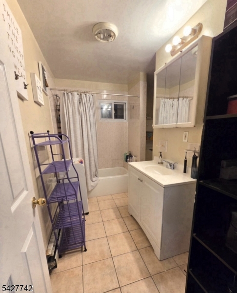 93 Raymond Ave Property Photo 3