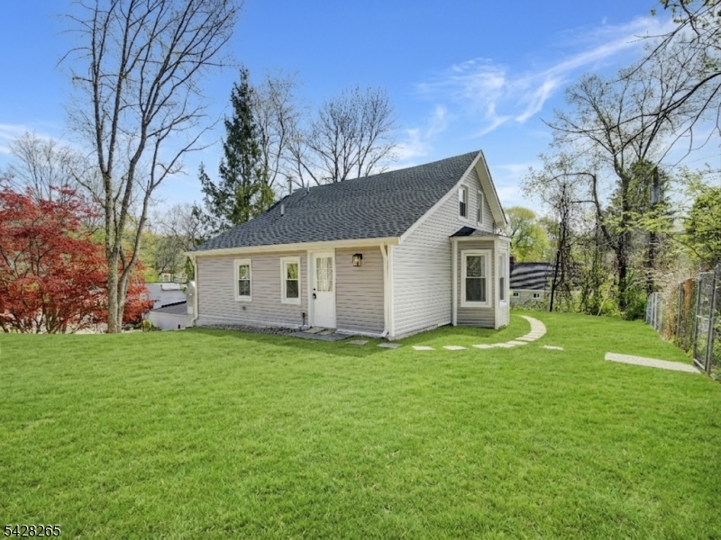 4 Emmans Rd Property Photo 1