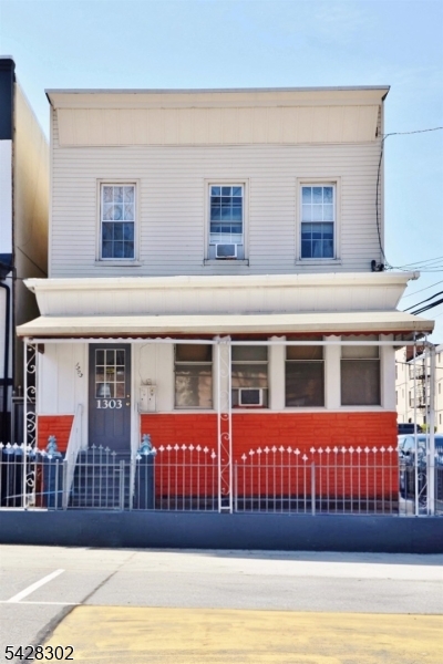 1303 26Th St Property Photo 1
