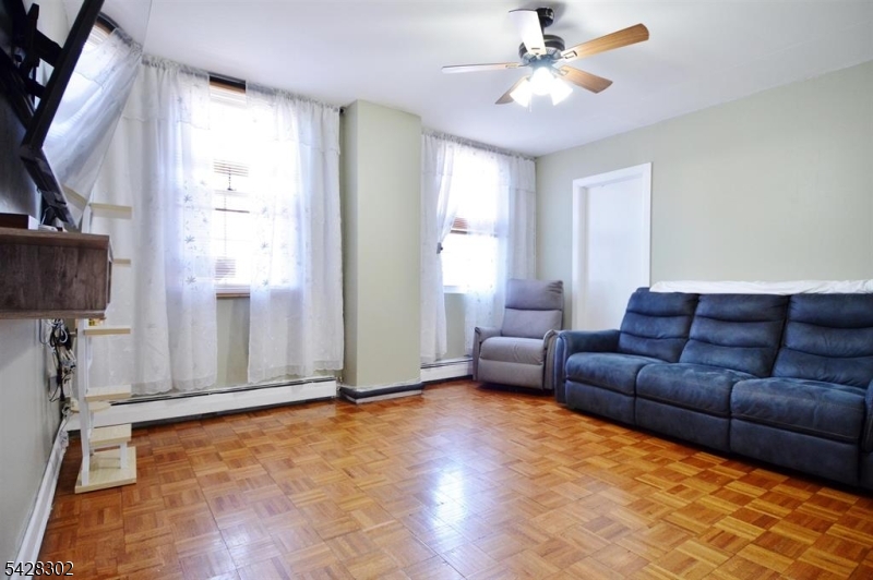 1303 26th St Property Photo 6