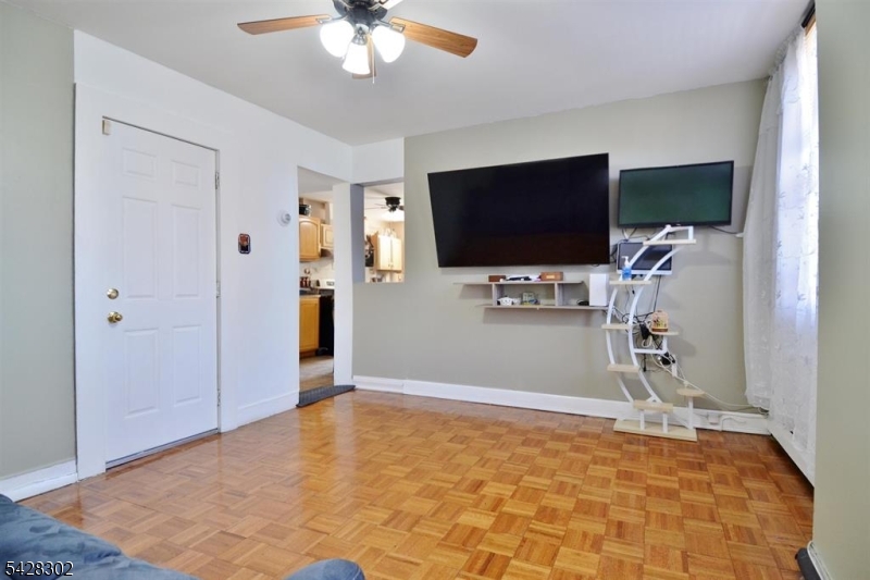 1303 26th St Property Photo 7