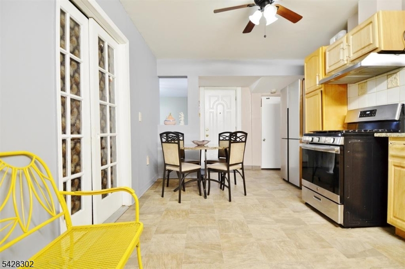 1303 26th St Property Photo 8