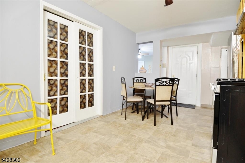 1303 26th St Property Photo 9