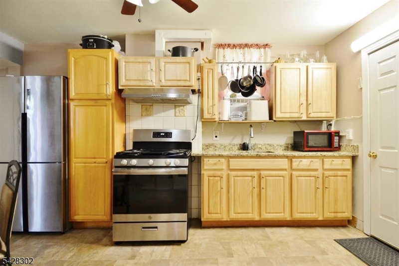 1303 26th St Property Photo 10