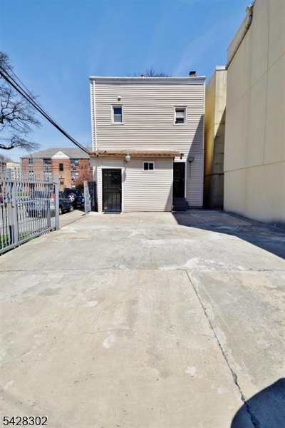 1303 26th St Property Photo 40