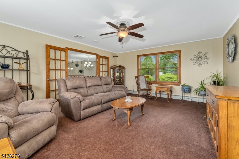 10 Chestnut Ave Property Photo 2