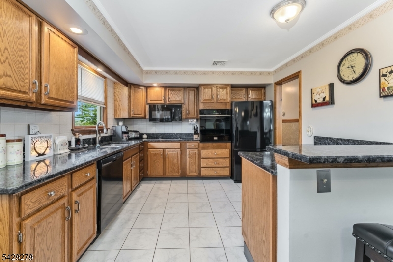 10 Chestnut Ave Property Photo 8