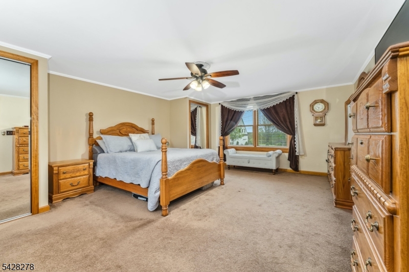 10 Chestnut Ave Property Photo 16
